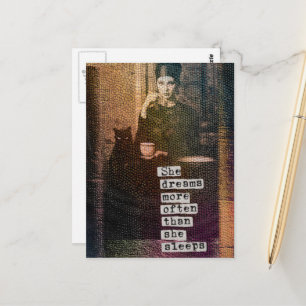 Carte Postale Femme et chat qui rêvent plus souvent qu'elle ne d