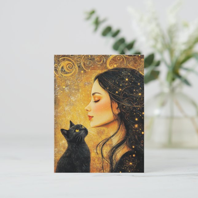 Carte Postale Femme et un chat noir (Debout devant)