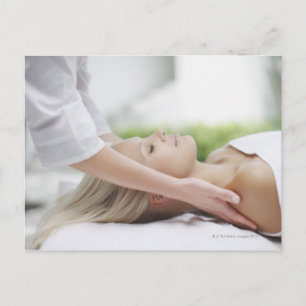 Carte Postale Femme recevant un massage