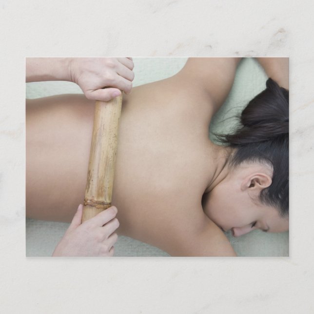 Carte Postale Femme recevant un traitement spa (Devant)