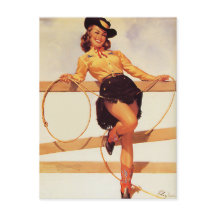 Femme souriante vers le haut