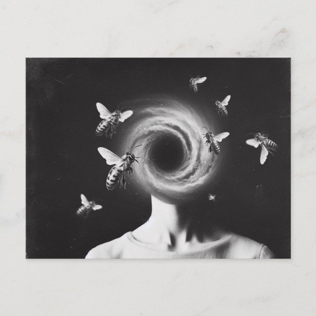 Carte Postale Femme surréaliste et abeilles (Devant)