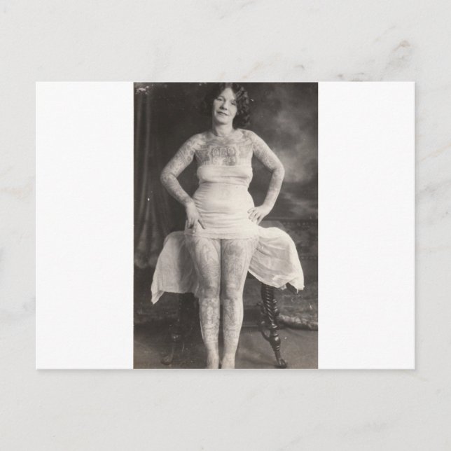 Carte Postale Femme tatouée Curvy (Devant)