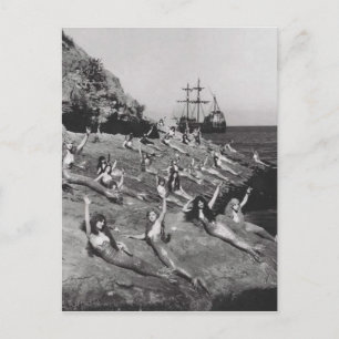 Carte Postale Femme vintage comme sirènes sur la plage