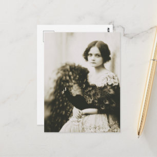 Carte Postale Femme Vintage en Plumes de Paon