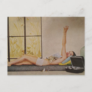 Carte Postale Femme vintage heureuse et détendue - publicité de 