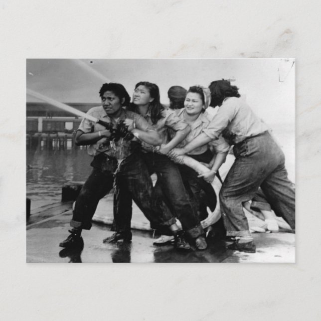 Carte postale Femmes 2ème guerre mondiale en front (Devant)