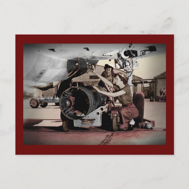 Carte Postale Femmes 2ème guerre mondiale travaillant dans un av (Devant)
