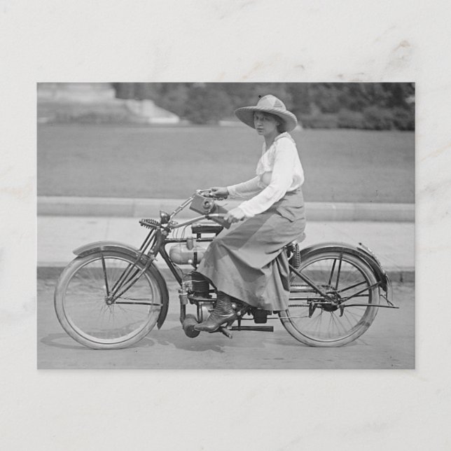 Carte Postale Femmes en moto photo vintage (Devant)