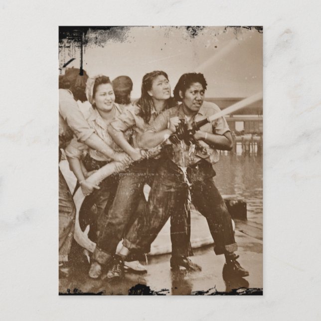 Carte Postale Femmes Pompiers Pearl Harbor 7 décembre (Devant)