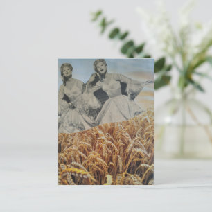 Carte Postale Femmes rétro chantant dans un champ de blé Collage