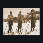 Carte Postale Femmes vintage Retro Ski 'Ski Bums 1942'<br><div class="desc">Vintage Retro Femmes Ski 'Ski Bums vers 1942',  photo vintage sépia de trois skieuses !</div>