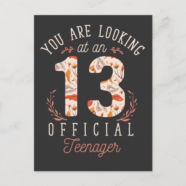 Carte Postale Fille 13e anniversaire regardant une adolescente o (Devant)