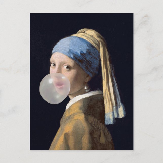 Carte Postale Fille au collier de perles soufflant un bubble gum (Devant)