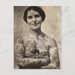 Carte Postale Fille au tatouage de papillon
