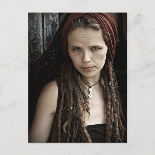 Carte Postale Fille du cimetière (Devant)