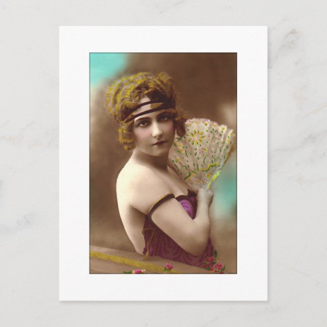 Carte Postale fille flapper en violet avec un éventail (Devant)