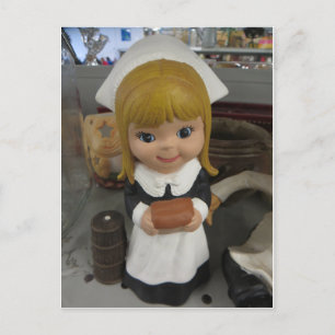 Carte Postale Fille pèlerine Figurine