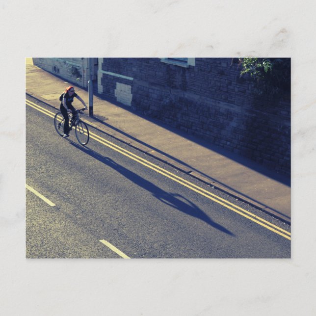 Carte Postale Fille sur un vélo (Cross Process) (Devant)