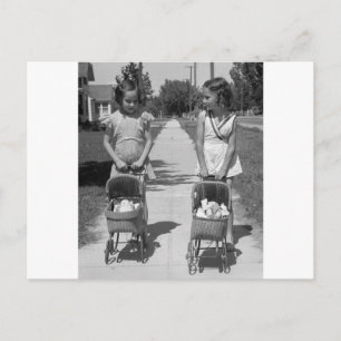 Carte Postale Filles avec poupées, 1941