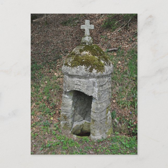 Carte Postale Fontaine ancienne en pierre (Devant)