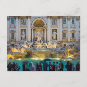 Carte Postale Fontaine de Trevi sous la pluie la nuit Rome Itali