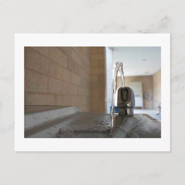 Carte Postale Fontaine d'eau (Devant)