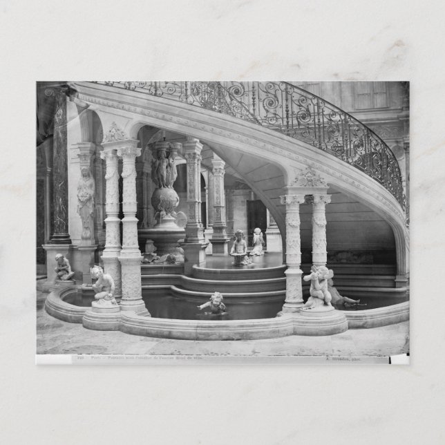 Carte Postale Fontaine sous les escaliers de l'Hôtel de Ville (Devant)