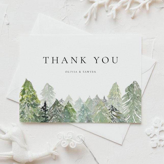 Carte Postale Forêt À feuillage persistant neigeuse Mariage d'hi (Wedding thank you postcard with snowy watercolor pine forest, perfect for winter and rustic events.)