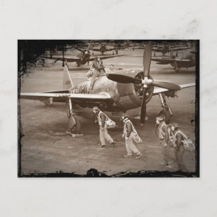 Carte Postale Formation des pilotes de chasse sur les volants P-