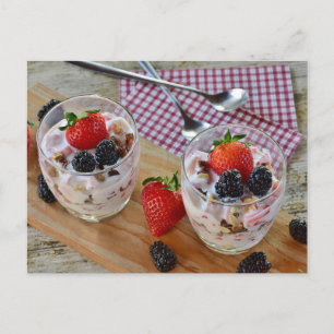 Carte Postale Fraise mûre dessert sucreries post-croisement