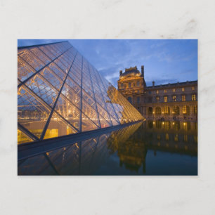 Carte Postale France, Paris. Le Louvre au crépuscule. Crédit 3