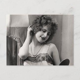 Carte Postale Frappe en lingerie