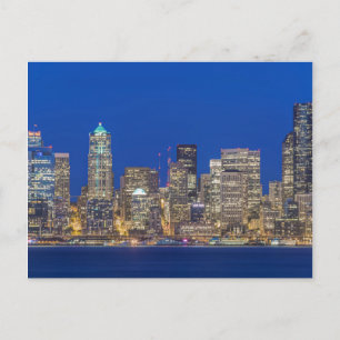 Carte Postale Front de mer et skyline du centre-ville au crépusc