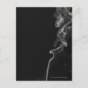 Carte Postale Fumée blanche contre un Arrière - plan noir
