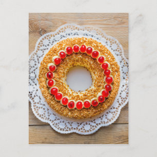 Carte Postale Gâteau à la couronne de Francfort avec cerises sur