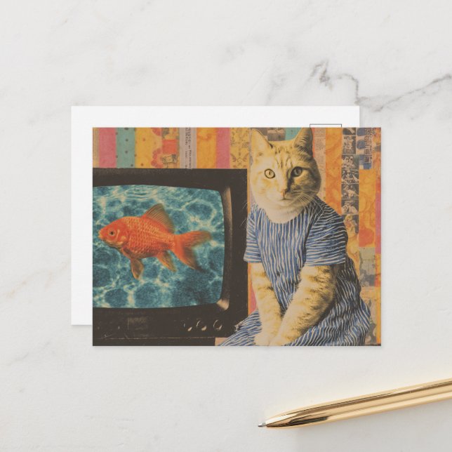 Carte Postale Ginger Cat With Goldfish on TV Retro Collage (Devant/Arrière en situation)