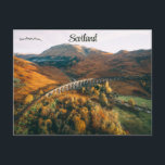 Carte Postale Glenfinnan Viaduc A830 Rd Glenfinnan Écosse<br><div class="desc">Cette carte postale présente le viaduc de Glenfinnan,  A830 Rd.,  Glenfinnan,  Écosse,  Royaume-Uni. Crédit photo : Connor Mollison,  2020. Profitez de votre nouvelle carte postale Glenfinnan Viaduc A830 Rd Glenfinnan Scotland!</div>