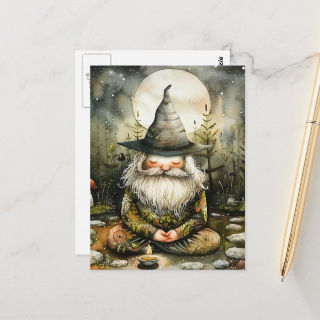 Carte Postale Gnome dans son jardin Zen (Devant/Arrière en situation)