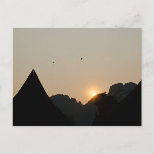 Carte Postale Golden light on the peaks: sunset in Vang Vieng