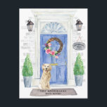 Carte postale Golden Retriever Moving Faire-part<br><div class="desc">Annoncez votre nouvelle adresse avec notre faire-part élégante avec un Golden Retriever,  une porte d'entrée bleue,  un tapis de bienvenue,  une ardoise,  des topiaires et une couronne fleurie posée sur un arrière - plan en brique grise.</div>