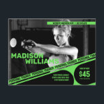 Carte Postale Gras Bright Green Personal Trainer Photo<br><div class="desc">Ce modèle de carte postale dynamique et personnalisable est spécialement conçu pour les formateurs qui veulent faire une impression mémorable. L'arrière - plan photo noir et blanc impressionnant sert de toile de fond puissante que vous pouvez facilement remplacer par votre propre image, mettant en valeur votre style d'entraînement et votre...</div>