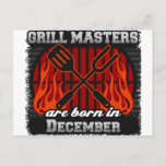 Carte Postale Grill Masters Est Né En Décembre BBQ Anniversaire<br><div class="desc">Grill Masters Est Né En Décembre BBQ Anniversaire</div>