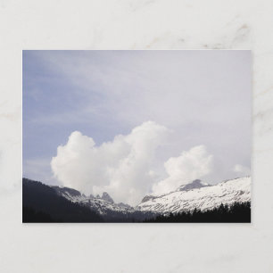 Carte Postale Gros nuages blancs sur les montagnes