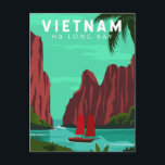 Carte Postale Ha Long Bay Vietnam Travel Vintage Art<br><div class="desc">Art vectoriel Ha Long Bay. La baie de Hạ Long,  dans le nord-est du Vietnam,  est connue pour ses eaux émeraude et ses milliers d'îles calcaires surmontées de forêts tropicales.</div>