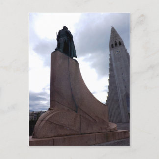 Carte Postale Hallgrímskirkja et statue de Leifur Eiríksson