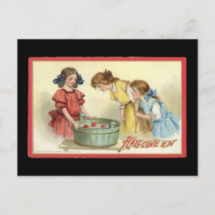 Carte Postale Halloween filles Bobbing pour pommes Vintage