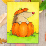 Carte Postale Hérisson Mignon dans Citrouille d'Automne<br><div class="desc">Envoyez vos vœux chaleureux de Thanksgiving avec cette charmante carte illustrée d'un adorable hérisson de dessin animé confortablement installé à l'intérieur d'une citrouille. Avec des couleurs automnales riches et un style forestier dessiné à la main fantaisiste, cette carte postale est parfaite pour les enfants, les adolescents ou les adultes qui...</div>