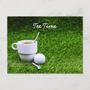 Carte Postale Heure de départ de golf avec tasse de thé sur gazo