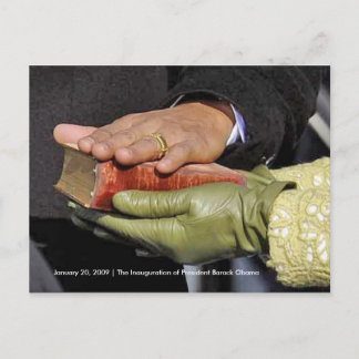 Carte Postale HISTOIRE : La main du président Obama sur la Bible
